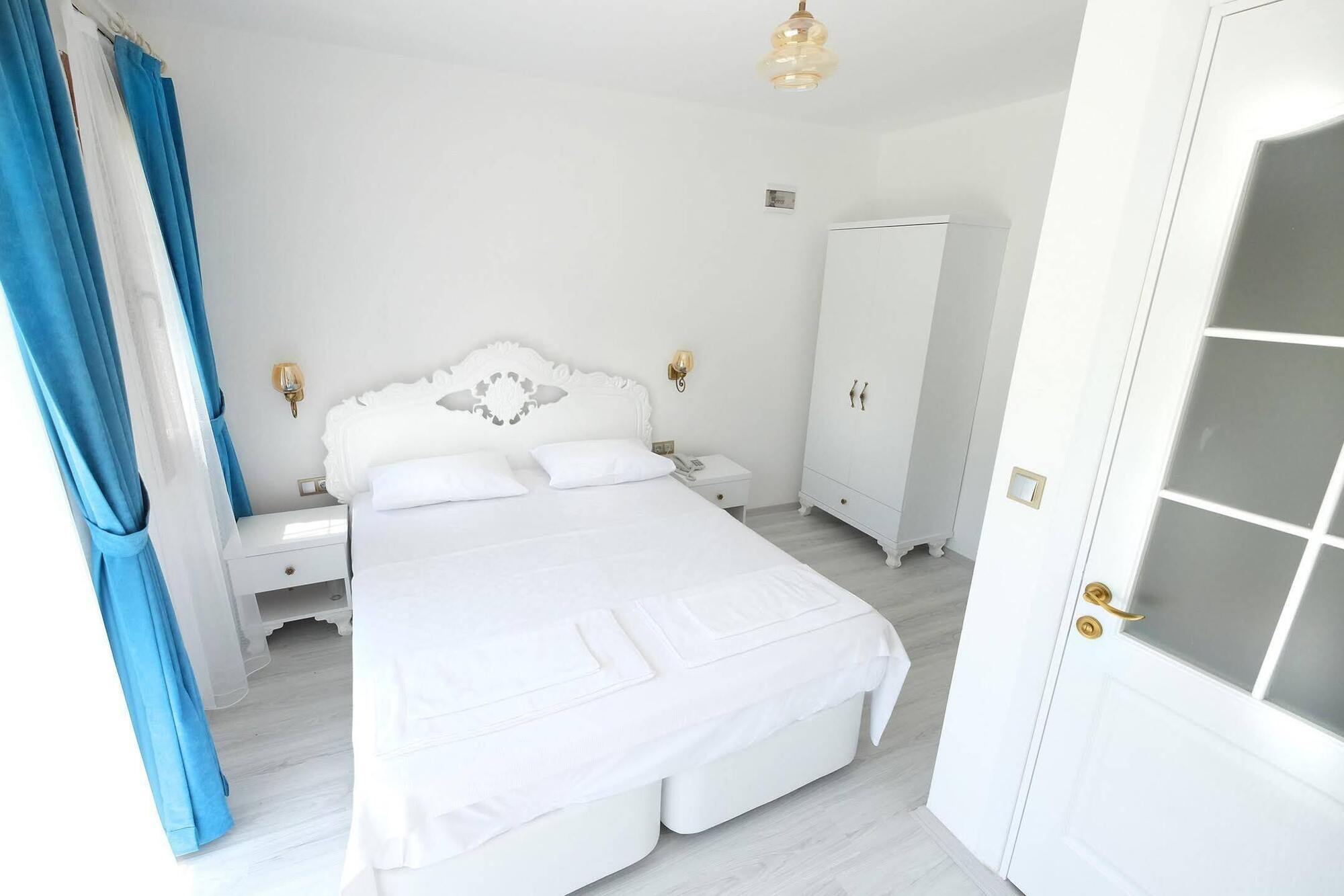 Bugra Alacati (Adults Only) Bagian luar foto