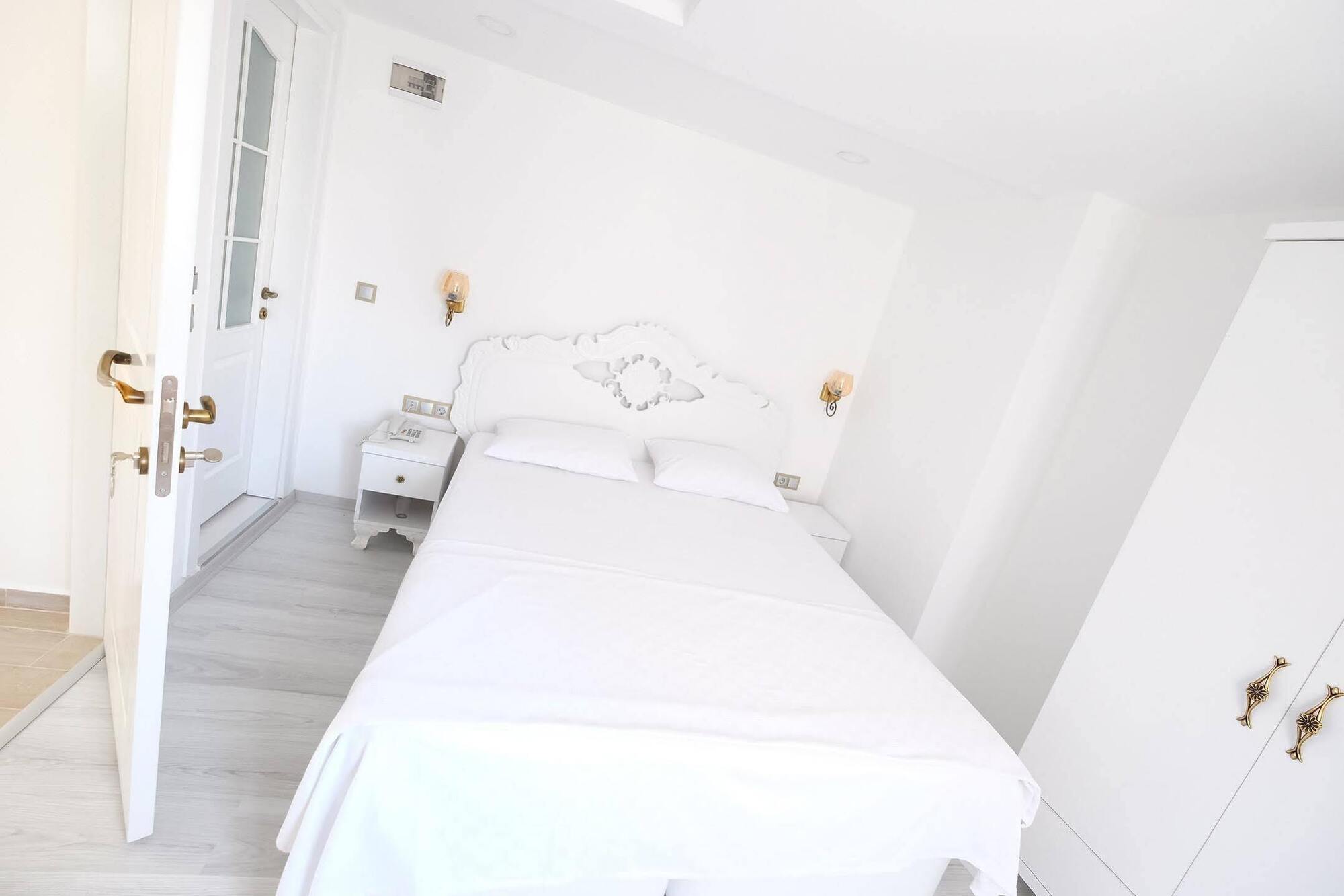 Bugra Alacati (Adults Only) Bagian luar foto